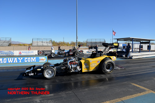 (near lane) Sheldon Lofgreen vs (far lane) 
Greg Holman - 'Carbon Copy'